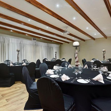Protea Hotel By Marriott Mahikeng Махикенг Екстериор снимка