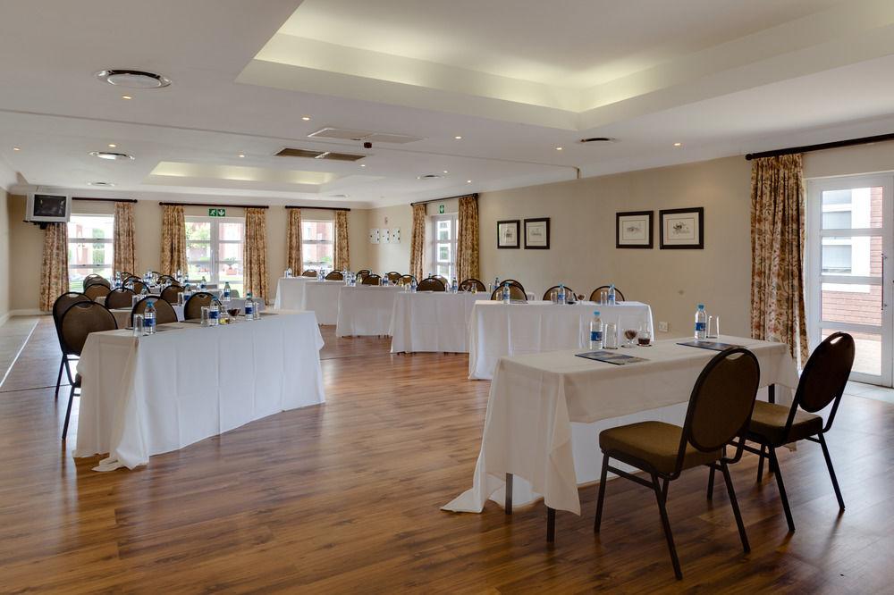 Protea Hotel By Marriott Mahikeng Махикенг Екстериор снимка