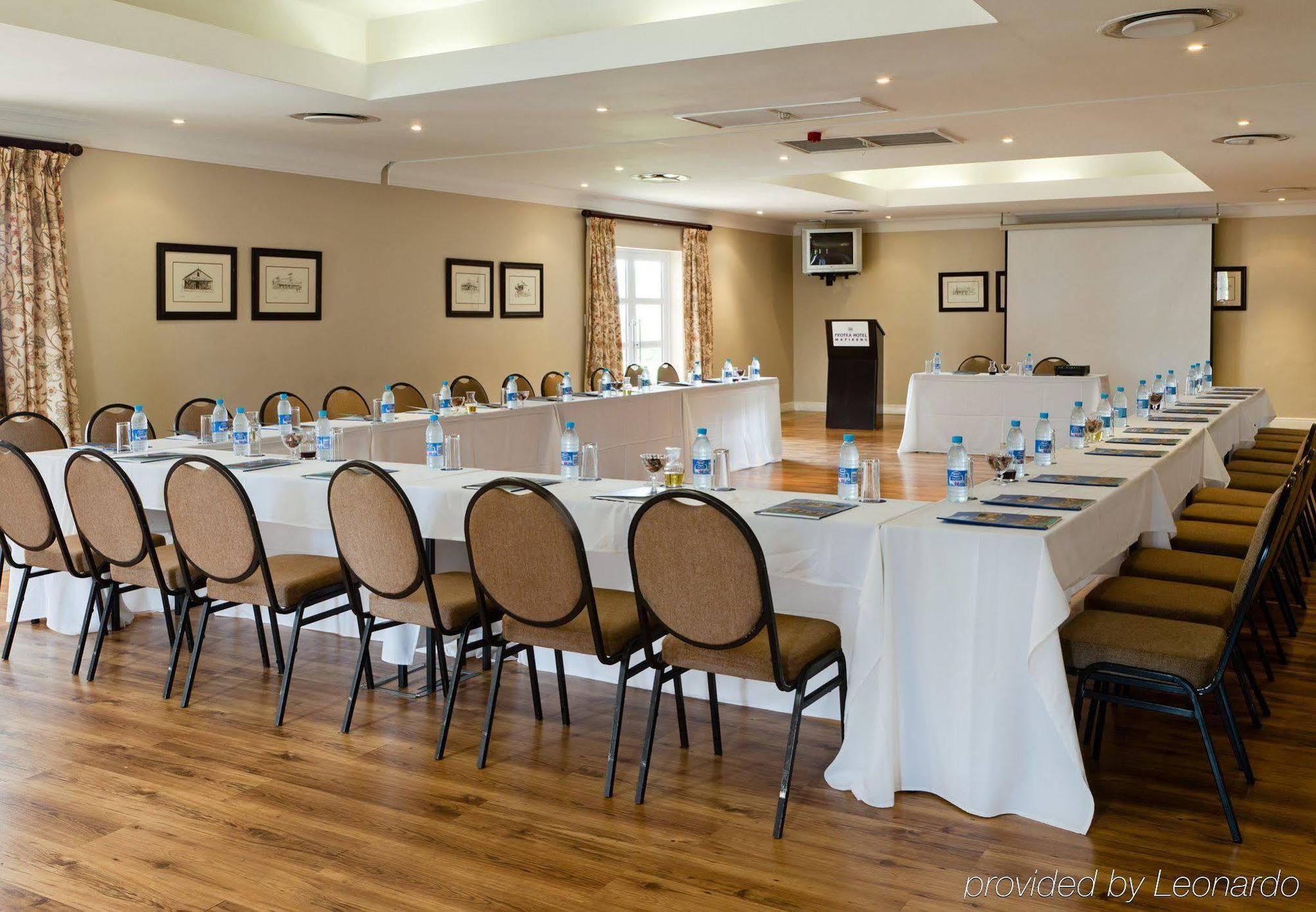 Protea Hotel By Marriott Mahikeng Махикенг Екстериор снимка