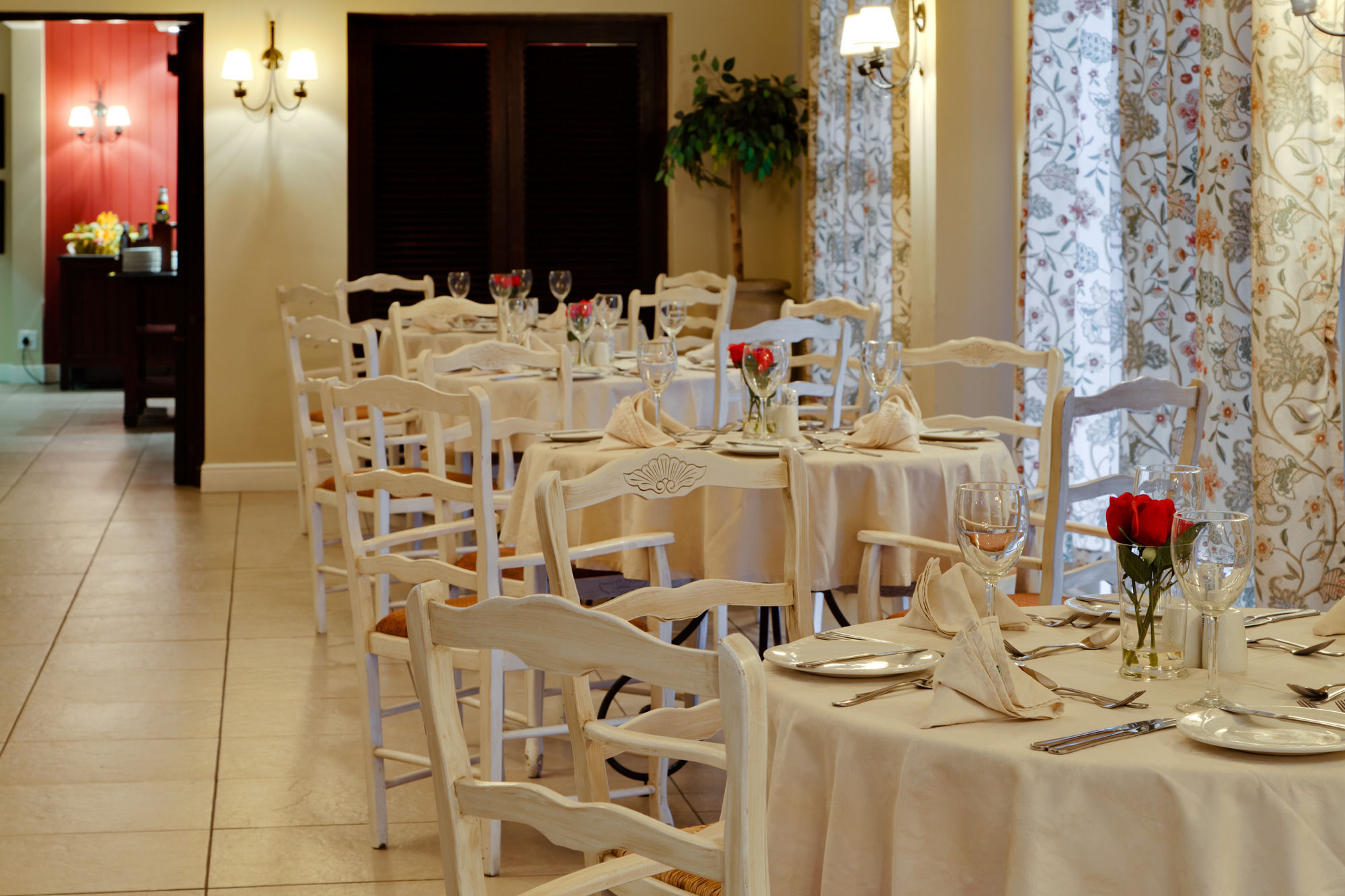 Protea Hotel By Marriott Mahikeng Махикенг Екстериор снимка