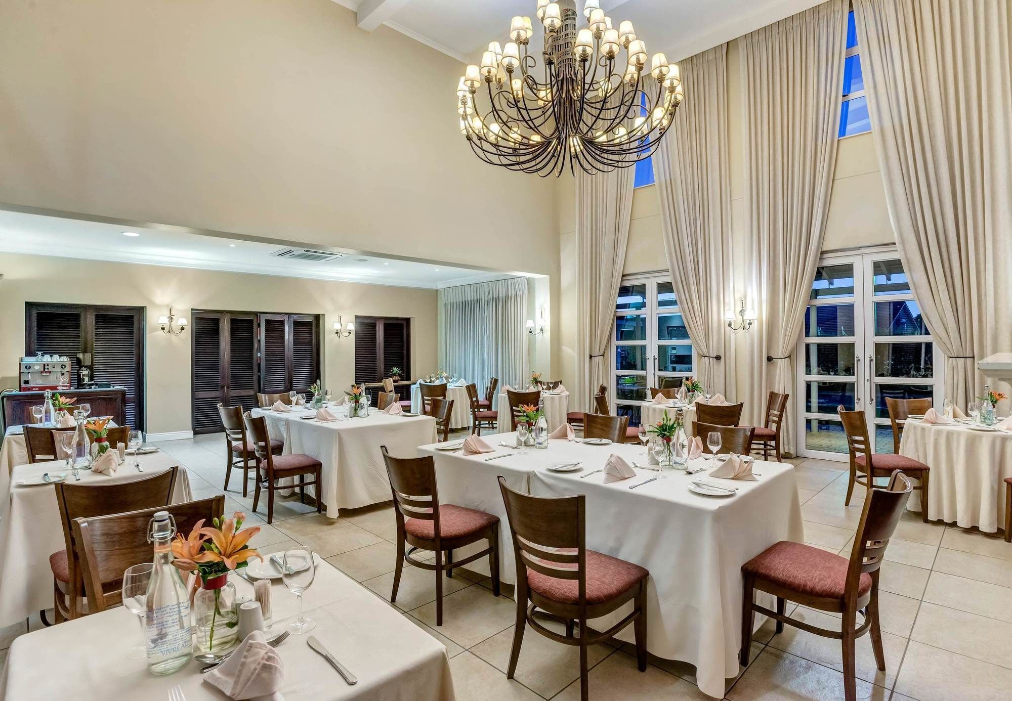 Protea Hotel By Marriott Mahikeng Махикенг Екстериор снимка
